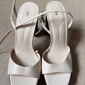 Zara Women's Off-White platform heel Sandals